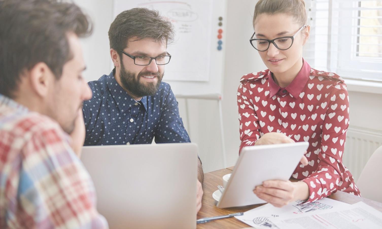 Finanzberater erklärt Cashflow-Diagramme